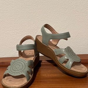 Elegant Women's Sandals in Light Green